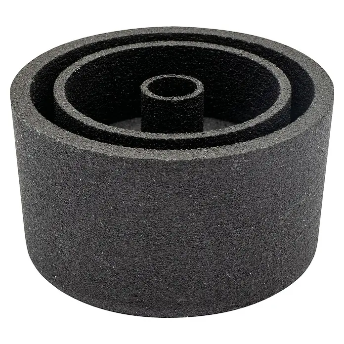 Wagner System Filzgleiter Basis - Durchmesser: 25 mm, Schrauben, 4 Stk. - Nahaufnahme eines schwarzen Schaumstofffilters mit konzentrischen Kreisen, ideal für Luftreinigung oder Flüssigkeitsfiltration.