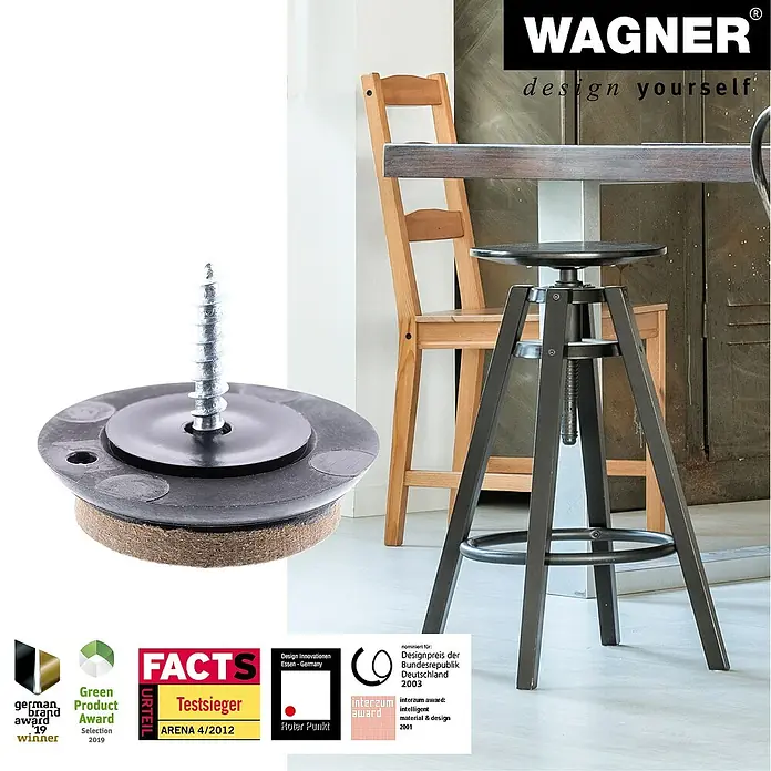Wagner System Filzgleiter Syno Slim - Durchmesser: 25 mm, 4 Stk., Mit Schraube - Filzgleiter mit Schraube für Möbelstücke und ein höhenverstellbarer Barhocker von Wagner mit Holzstuhl im Hintergrund.