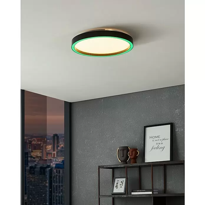 Eglo connect.z LED-Deckenleuchte MONTEMORELOS - 17,8 W, 2.150 lm, Lichtfarbe: RGB - Runde LED-Deckenleuchte mit schwarzem Rahmen und grünem Akzent, hell leuchtend in einem modernen Raum.