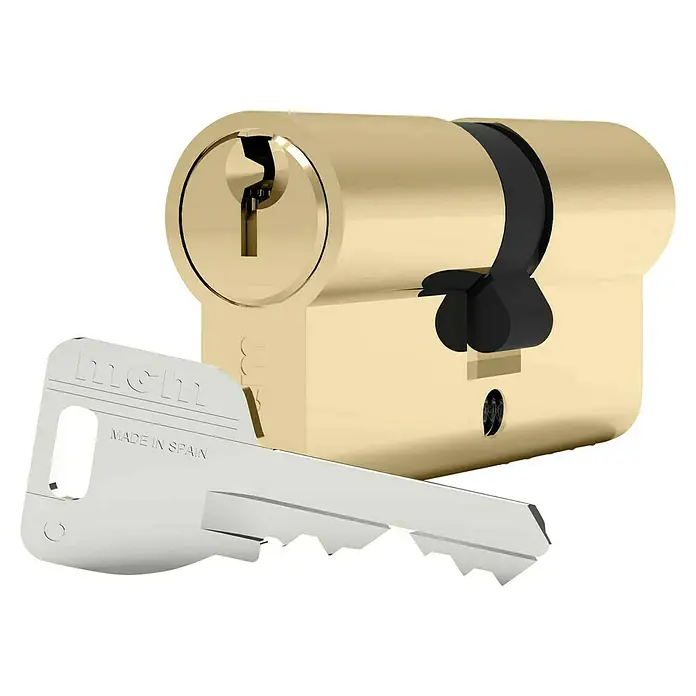 MCM Cilindro de perfil C - Longitud total interior: 30 mm, Longitud total exterior: 30 mm, Número de llaves: 3 ud. - Una brillante cerradura MCM con llave, fabricada en España. Seguridad y calidad combinadas en un producto.