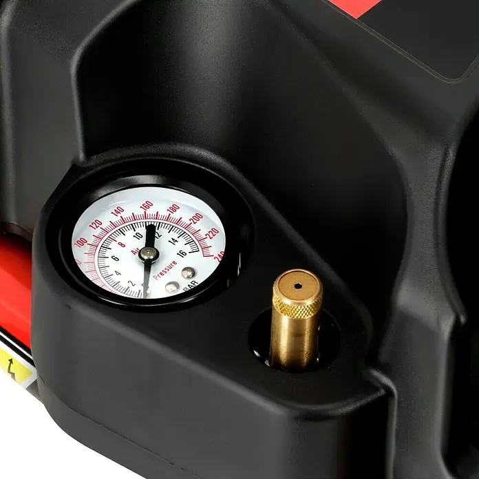 Herkules Kompressor Walltech Pro - Max. Druck: 8 bar, 2 l - Nahaufnahme eines Druckmessers und eines Ventils an einem schwarzen Gerät.