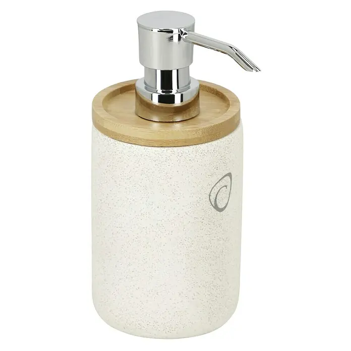 Camargue Seifenspender Vero - Bambus, Sand, Höhe: 17 cm - Nahaufnahme eines stilvollen Seifenspenders mit einer hellen, gesprenkelten Keramikbasis, einem Holzdeckel und einer glänzenden Chrompumpe.