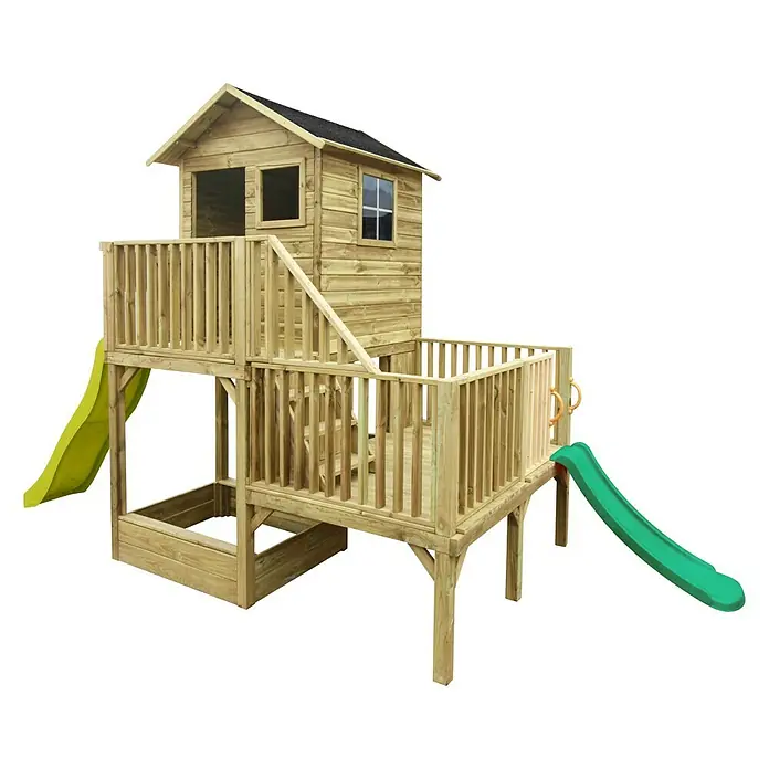 Kinderspielturm Tom - Natur - Ein hölzernes Spielhaus mit Rutschen, das Kindern stundenlangen Spaß im Garten bietet, ideal für kreatives Spielen.