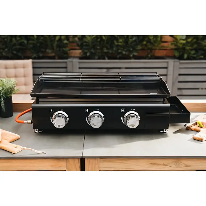 Kingstone Barbacoa de gas Nebraska - Superficie de la parrilla (An x Pr): 63,5 x 31 cm, Número de quemadores: 3 - La elegante parrilla de gas negra con tres mandos de control es perfecta para experiencias culinarias al aire libre. ¡Ideal para maestros de la parrilla!
