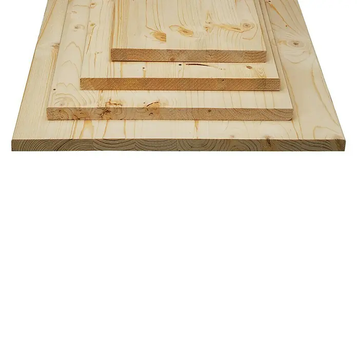 Leimholzplatte Naturwuchs - Kiefer, Qualitätsstufe Leimholzplatte: C/C, 800 x 400 x 18 mm - Nahaufnahme von verschiedenen Holzbrettern, die gestapelt sind und die natürliche Maserung und Textur des Holzes zeigen.