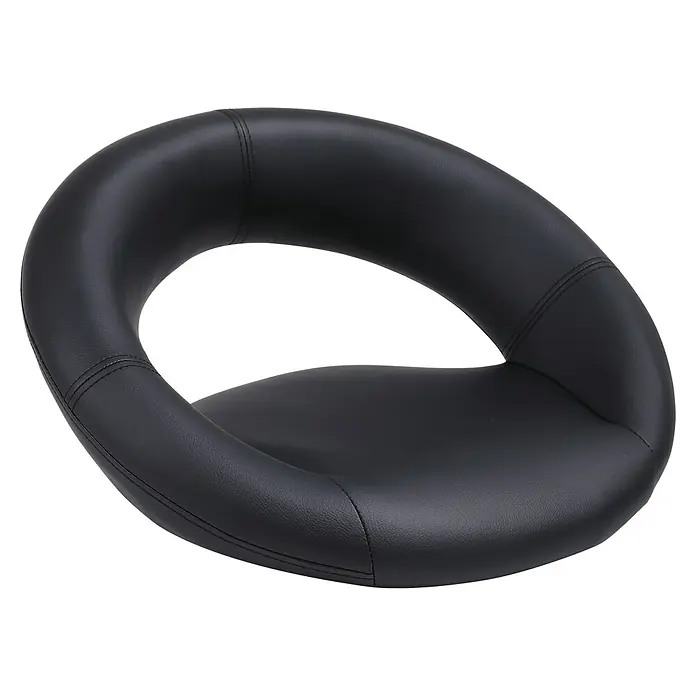 Fulmo Asiento Arlanza - Negro, Taburete - Primer plano de un elegante asiento de taburete de bar negro con cuero suave y costuras elegantes, perfecto para interiores modernos.