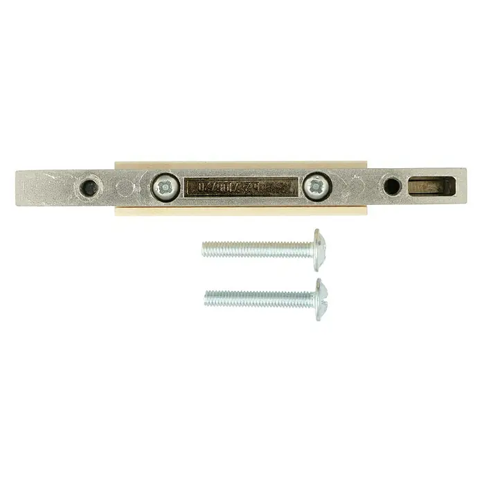 Möbelgriff - Typ Möbelgriff: Sonstige, L x B x H: 95 x 26 x 12 mm, Holz, Verchromt - Eine Nahaufnahme einer silbernen Fensterverriegelung mit zwei Schrauben, die die Funktionalität und die Montageteile des Produkts hervorhebt.