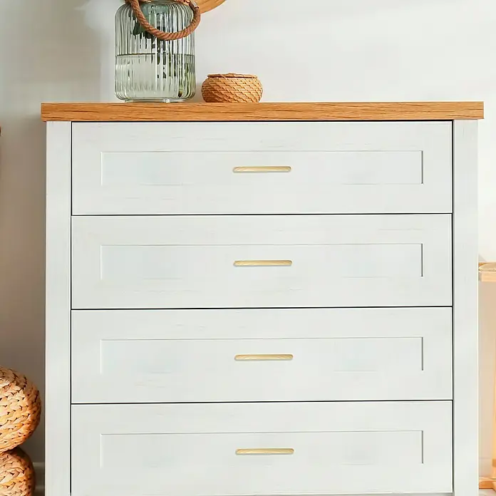 MöbelgriffTyp Möbelgriff: Bügel, Holz, Lackiert, B x L: 30 x 100 mm, Fichte - Elegante weiße Kommode mit vier Schubladen und hölzerner Tischplatte, ideal für stilvolle Aufbewahrungslösungen.