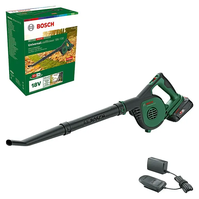 Bosch Power for All 18V Akku-Laubbläser UniversalLeafBlower 18V-130 - 18 V, Li-Ionen, Ohne Akku, Blasgeschwindigkeit: 185 km/h - Das Bild zeigt einen Akku-Laubbläser 18V-130 von Bosch mit Akku und Ladegerät, sowie die Produktverpackung im Hintergrund.