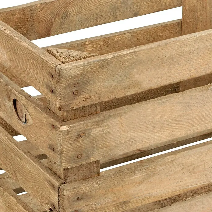Obstkiste - Braun, L x B x H: 50 x 40 x 30 cm, Holz - Nahaufnahme einer Holzkiste mit rustikalem Charme, die die Textur und die Details des verwitterten Holzes hervorhebt.