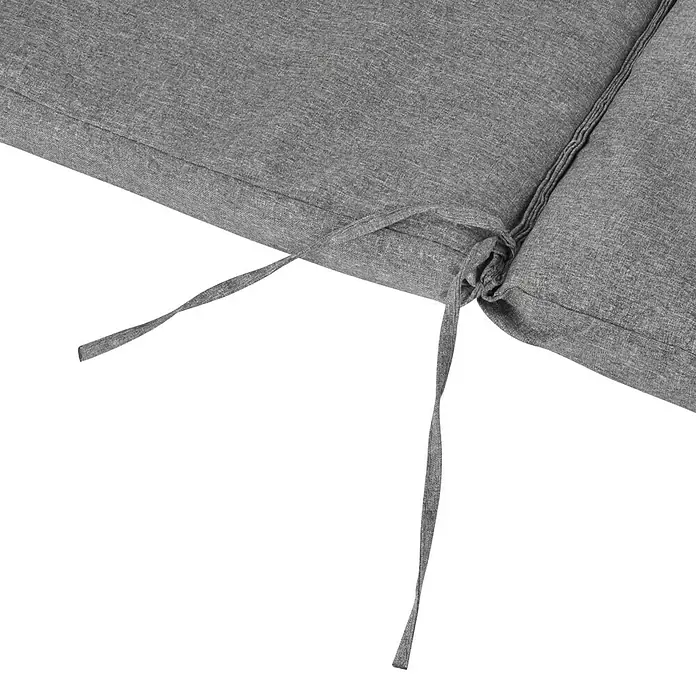 Sunfun Melina Liegenauflage - Grau, Polyester - Nahaufnahme eines grauen Sitzkissens mit dekorativen Bindebändern, ideal für stilvolle und bequeme Gartenmöbel.