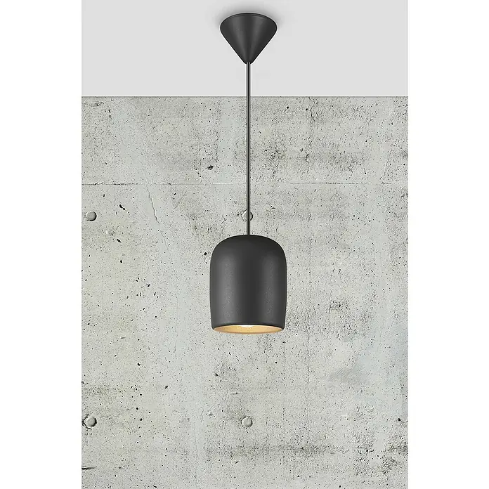 Nordlux Notti Lámpara colgante redonda - 25 W, Ø x Al: 10 x 12 cm, Negro, Negro, E27 - Una lámpara colgante moderna de color negro mate con un dosel en forma de cono, ideal para interiores minimalistas.