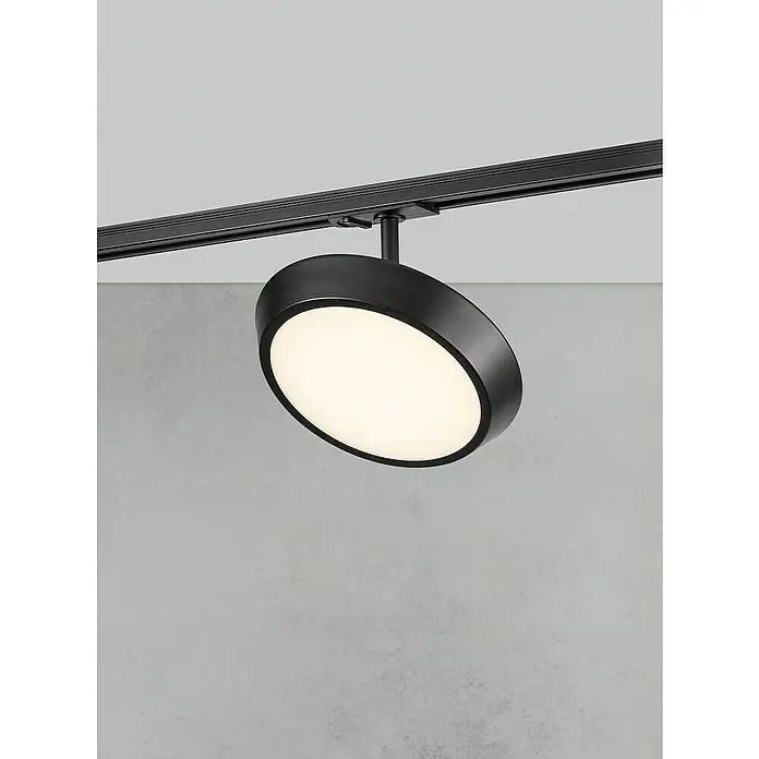 Nordlux Link Foco de pared LED Diskie - 7,4 W, Ø x Al: 20 x 14 cm, Blanco cálido, Negro - Foto de un foco de carril negro moderno con un difusor redondo blanco. El diseño elegante proporciona una iluminación con estilo.