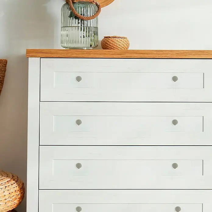 Häfele Pomo para muebles - Tipo de tirador del mueble: Botón, Ø x Al: 12 x 30 mm - Cómoda con acabado blanco y cuatro cajones. La parte superior de madera ofrece espacio de almacenamiento adicional.