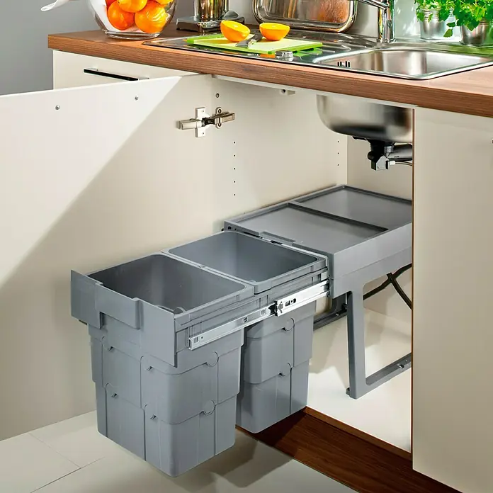 essensa Einbaumülleimer Easywaste - 32 l, Kunststoff, Grau, 2 x 16 l Fassungsvermögen - Ein ausziehbarer Abfallbehälter unter der Spüle mit mehreren grauen Behältern und Edelstahlschienen. Praktische Küchenausstattung zur Mülltrennung.