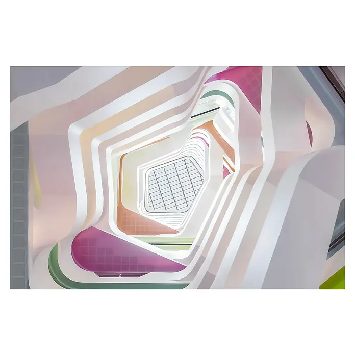 Papermoon Premium collection Fototapete So viele SchichtenB x H: 400 x 260 cm, Vlies - Innenansicht eines Gebäudes mit modernen, geschwungenen Formen und farbenfrohen Akzenten, die eine futuristische Ästhetik vermitteln.