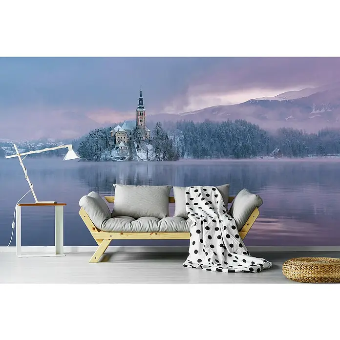 Papermoon Premium collection Fototapete Frozen Märchen - B x H: 400 x 260 cm, Vlies - Stimmungsvolles Wandbild mit See, Insel und Kirche, das eine ruhige Atmosphäre in jeden Raum bringt. Ideal für Wohn- und Schlafzimmer.