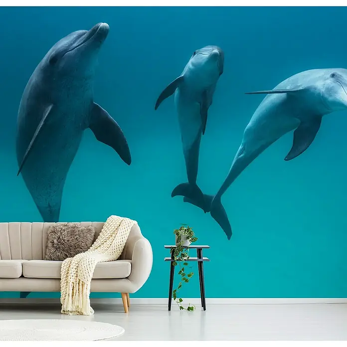 Papermoon Premium collection Fototapete Tümmler - B x H: 500 x 280 cm, Vlies - Eine stilvolle Inneneinrichtung mit einer Fototapete mit Delfinen, die eine entspannende und maritime Atmosphäre in den Raum bringt.