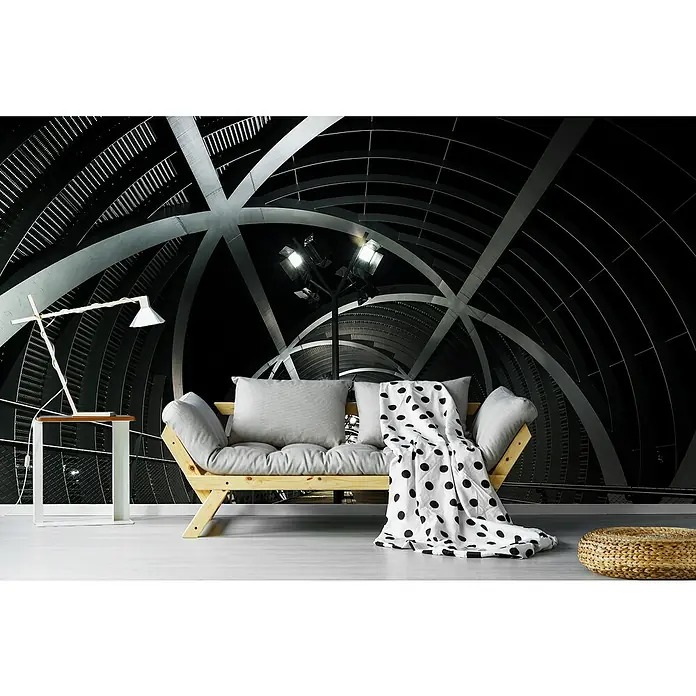 Papermoon Premium collection Fototapete Vortex Vitae - B x H: 250 x 186 cm, Vlies - Innenaufnahme eines Wohnzimmers mit grauem Sofa, weißer Lampe und schwarzem Wandbild.