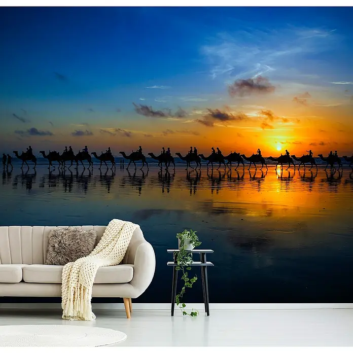 Papermoon Premium collection Fototapete Sunset Camel Ride - B x H: 350 x 260 cm, Vlies - Wandbild mit einer Kamelkarawane im Sonnenuntergang, schafft eine ruhige Atmosphäre im Raum.