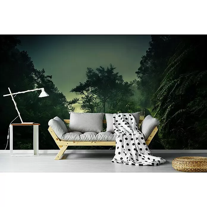 Papermoon Premium collection Fototapete Levada Walk - B x H: 200 x 149 cm, Vlies - Moderne Wohnzimmereinrichtung mit Holzsofa, grauen Kissen, gepunkteter Decke, weißem Beistelltisch mit Lampe und geflochtenem Pouf auf hellem Boden.
