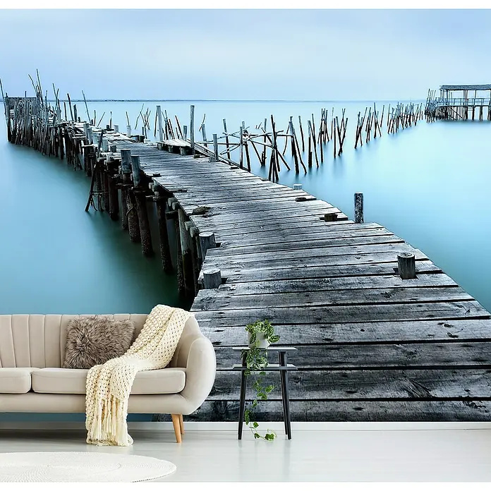 Papermoon Premium collection Fototapete Carrasqueira II - B x H: 500 x 280 cm, Vlies - Fototapete mit Steg-Motiv, der in ein ruhiges Gewässer führt, schafft eine entspannende Atmosphäre im Raum. Ideal für Wohn- oder Schlafzimmer.