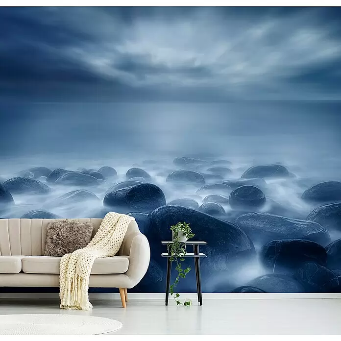 Papermoon Premium collection Fototapete Blau - B x H: 250 x 186 cm, Vlies - Wandbild einer nebligen, blauen Felsküste, in einem Wohnzimmer installiert.