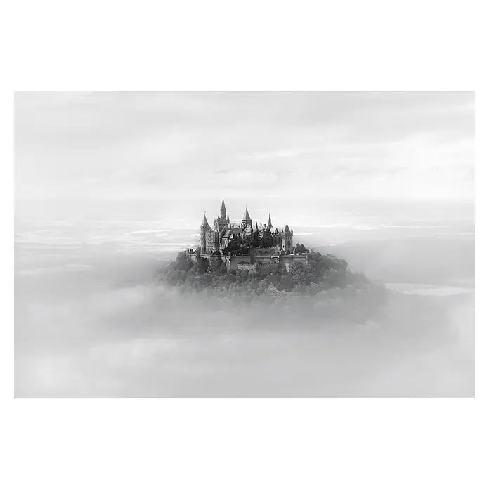 Papermoon Premium collection Fototapete Hohenzollern - B x H: 450 x 280 cm, Vlies - Märchenschloss auf einem Hügel, umgeben von Nebel. Mystische Atmosphäre, perfekt für ein Poster oder ein Buchcover.