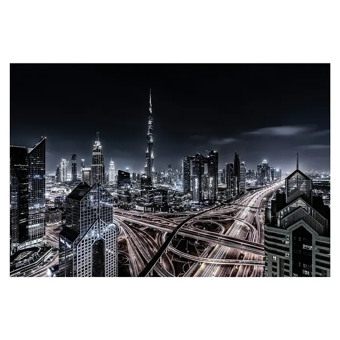 Papermoon Premium collection Fototapete Magnum - B x H: 300 x 223 cm, Vlies - Nachtaufnahme von Dubai mit dem hell erleuchteten Burj Khalifa und belebten Autobahnen, die die urbane Dynamik der Stadt zeigen.