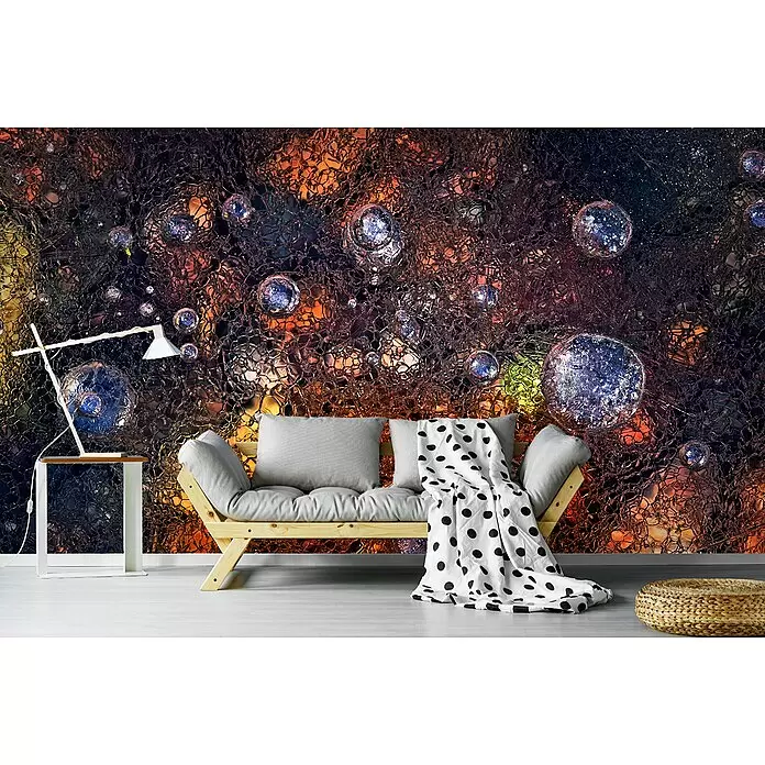 Papermoon Premium collection Fototapete Winter über Herbst - B x H: 300 x 223 cm, Vlies - Abstrakte Wandtapete mit dunklen, netzartigen Mustern und bunten, glitzernden Blasen in einem modernen Wohnzimmer.