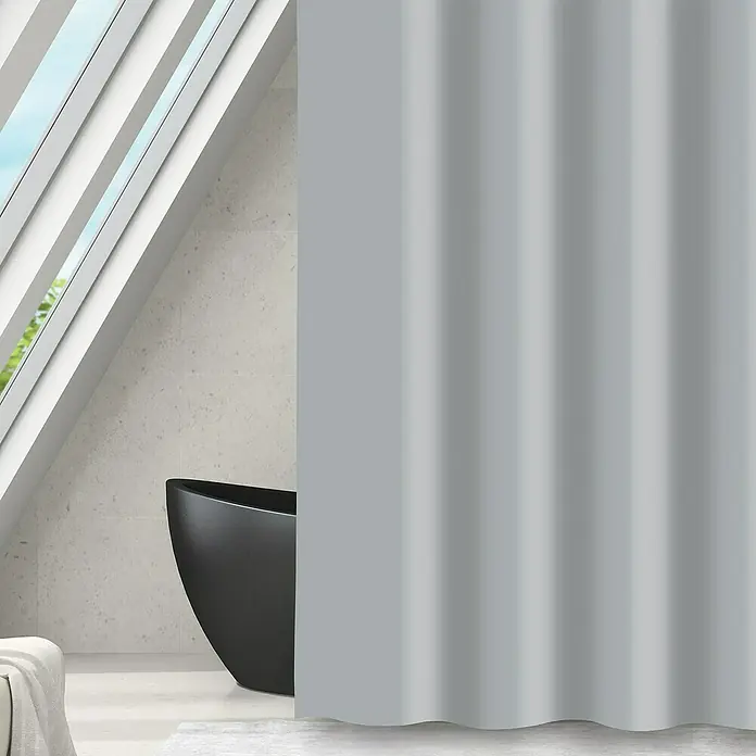 MSV Cortina de baño Romana - An x Al: 180 x 180 cm, Plástico, Gris claro - Interior de baño con cortina de ducha gris, bañera negra y tragaluz. La cortina garantiza la privacidad y crea un ambiente relajante.