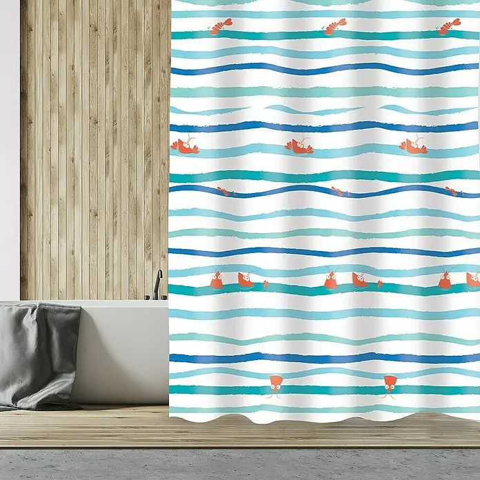 Venus Cortina de baño Deep Ocean - An x Al: 180 x 200 cm, Plástico, Azul/Naranja - Un baño con una bañera y una cortina de ducha decorada con rayas azules y estampados de langosta.