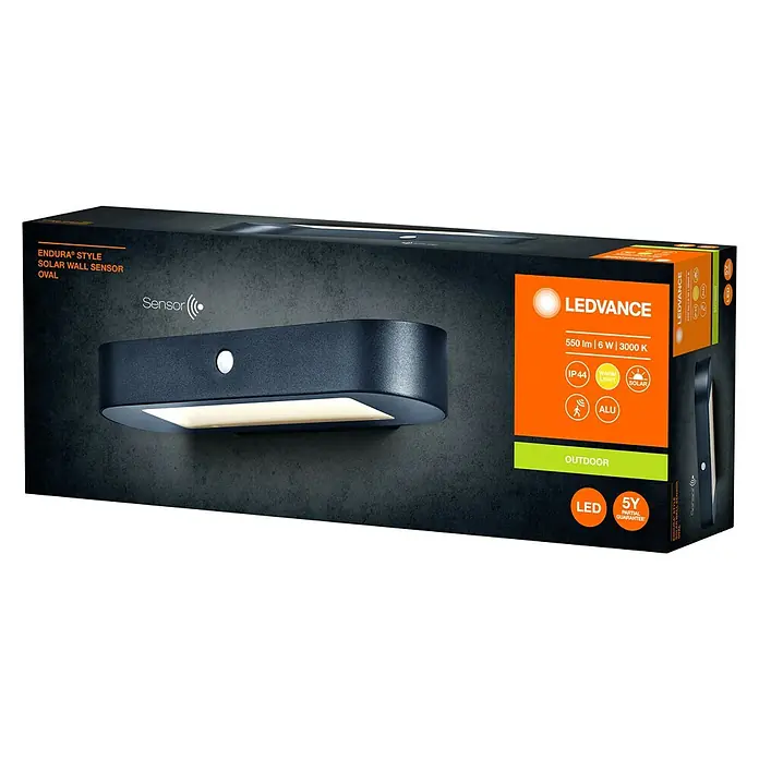 Ledvance Solar-Außenwandleuchte Endura Solar Oval Wall - 6 W, L x B x H: 34 x 12,5 x 6 cm, Schwarz, IP44, 540 lm - Abbildung der LEDVANCE Endura Style Solar Wandleuchte Oval mit Sensor, die energieeffiziente Beleuchtung für den Außenbereich bietet.