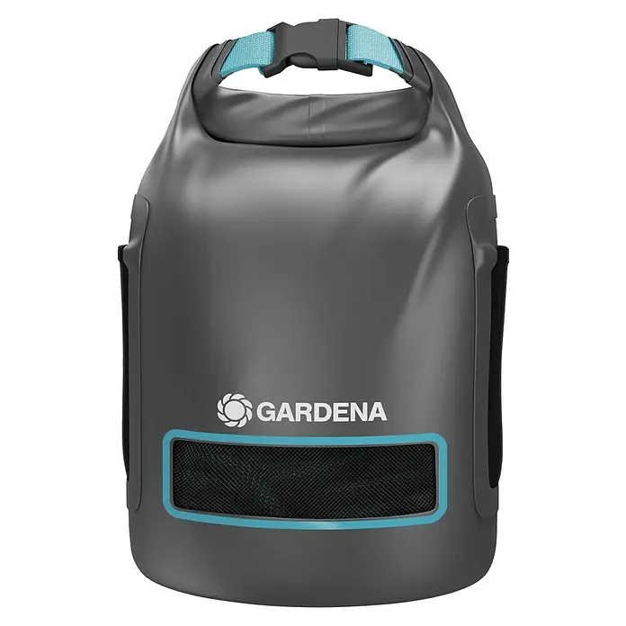 Gardena Gartenschlauch Liano Xtreme Set mit Aufbewahrungstasche - 15 m, Schlauchdurchmesser: 13 mm - Abbildung eines grauen Gardena Akku-Rucksacks mit blauen Akzenten und dem Gardena-Logo.