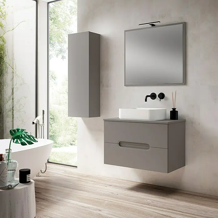 Armario colgante de baño Universal - L x An x Al: 25 x 25 x 110 cm, Gris - Interior de baño moderno con mueble de lavabo gris, lavabo y espejo, que ofrece un diseño elegante y funcional para un espacio contemporáneo.