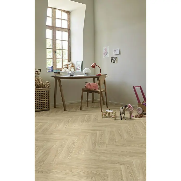 Beauflor PVC-Boden Meterware Tex-Style - Holzoptik, Breite: 400 cm, Natur - Kinderzimmer mit hellem Holzboden in Fischgrätmuster. Der Boden verleiht dem Raum eine warme und einladende Atmosphäre.