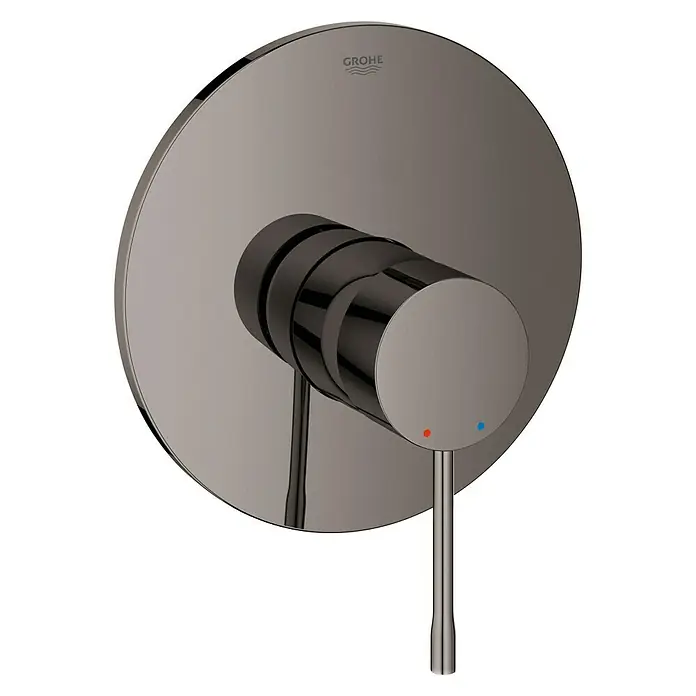 Grohe Essence UP-Brausearmatur - Hard Graphite, Glänzend - Nahaufnahme eines Grohe-Einhebelmischers in gebürsteter Oberfläche mit runder Rosette und Hebel, der Temperaturmarkierungen trägt.
