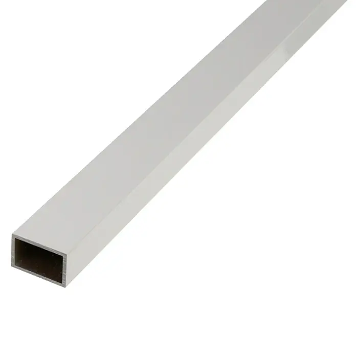 Stabilit Tubo de forma cuadrada - 1.000 x 50 x 20 mm, Espesor: 2 mm, Plateado - Primer plano de un perfil metálico rectangular plateado, destacando su forma y material. Ideal para proyectos de construcción o diseño.