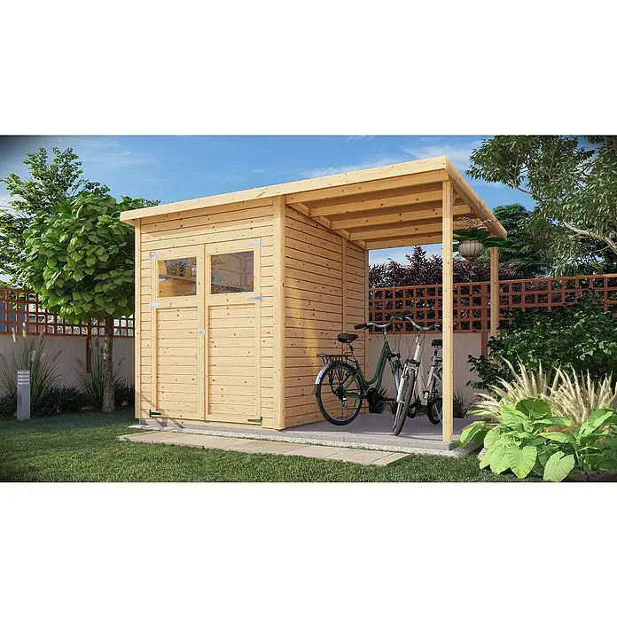 Bertilo Gerätehaus Amrum 2 Plus - Außenmaß inkl. Dachüberstand (B x T): 334 x 199 cm, Holz, Natur - Ein Holzgartenhaus mit einem überdachten Bereich für Fahrräder und Gartengeräte, umgeben von Grün.