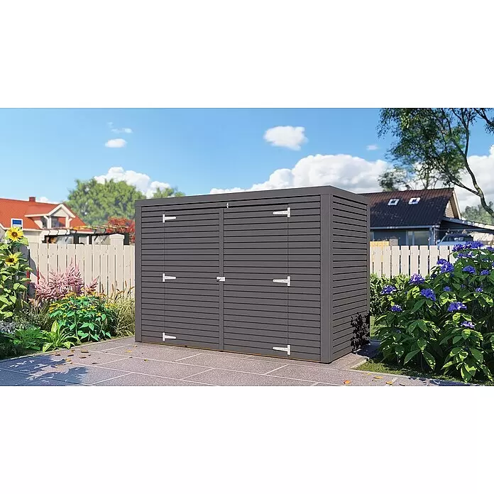 Bertilo Geräteschrank - Anthrazitgrau - Dunkelgrauer Gartenschuppen mit Lamellen und weißen Scharnieren, auf gepflastertem Patio im Garten.