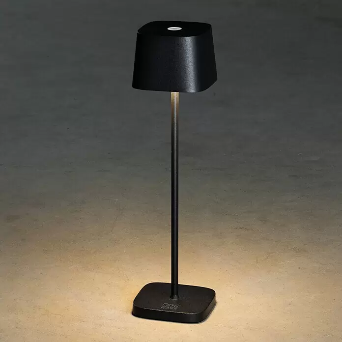 Konstsmide Akku-Tischleuchte Capri Mini - 2,2 W, L x B x H: 7 x 7 x 25 cm, Schwarz, Mehrfarbig, Akkubetrieben - Stimmungsaufnahme