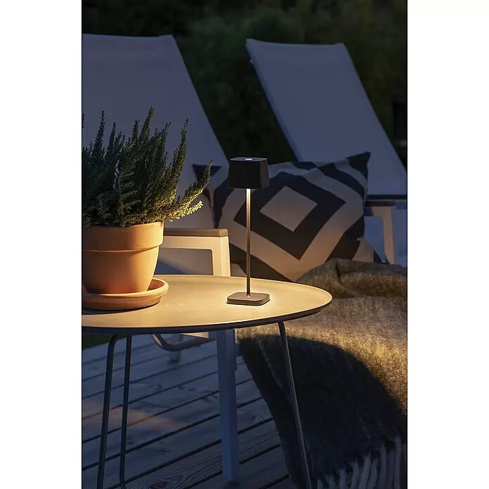 Konstsmide Akku-Tischleuchte Capri Mini - 2,2 W, L x B x H: 7 x 7 x 25 cm, Schwarz, Mehrfarbig, Akkubetrieben - Stimmungsaufnahme
