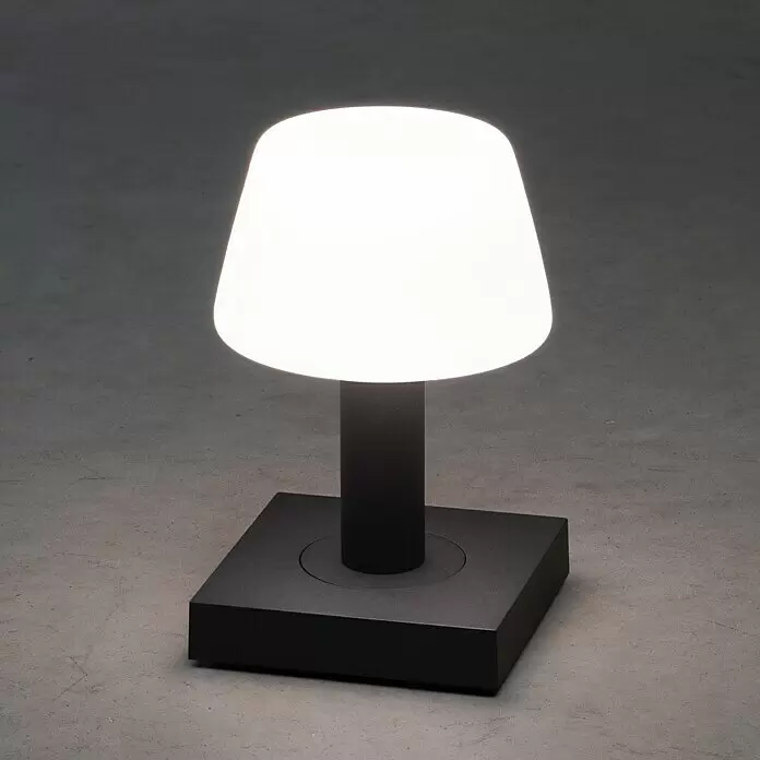Konstsmide Akku-Tischleuchte Monaco - 2,5 W, L x B x H: 12,5 x 12,5 x 19 cm, Grau, Warmweiß - Bildausschnitt