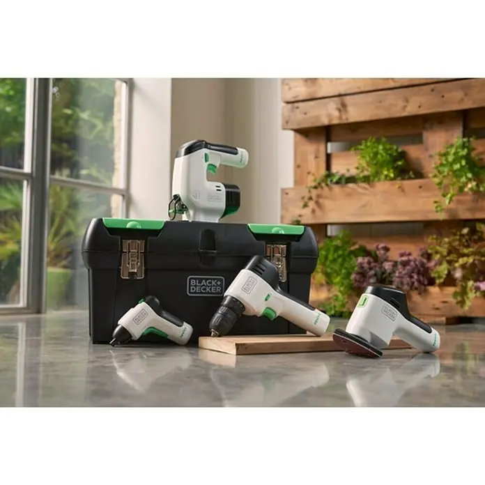 Black+Decker reviva Caja para herramientas - 19'', Polipropileno - El juego de herramientas Black+Decker REVIVA incluye taladro, lijadora y sierra de calar, perfecto para proyectos de bricolaje y reparaciones.