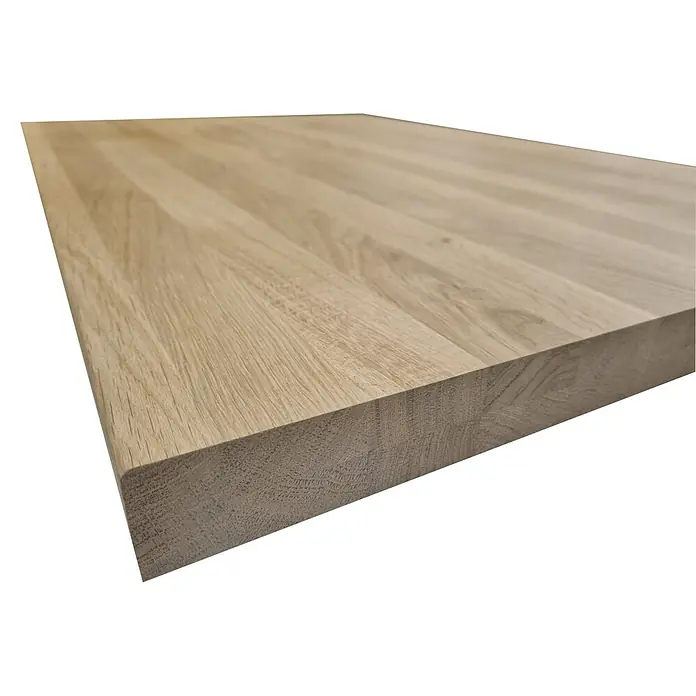 Leimholzplatte Treppenstufe Eiche - Eiche, Qualitätsstufe Leimholzplatte: A/B, 1.000 x 650 x 40 mm - Nahaufnahme einer hellen, unbehandelten Holzplatte mit sichtbarer Maserung, ideal für Möbelbau oder Innenausbauprojekte.