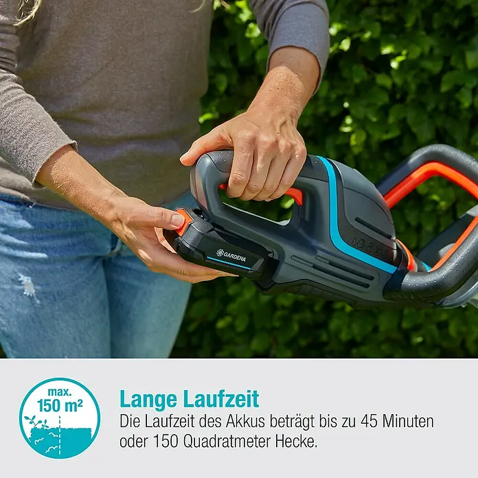 Gardena Power for All 18V Akku-Heckenschere ComfortCut 50 - 18 V, Li-Ionen, 1 Akku, Schwertlänge: 50 cm - Eine Person bedient eine GARDENA Akku-Heckenschere mit einer Akkulaufzeit von bis zu 45 Minuten oder 150 Quadratmetern.