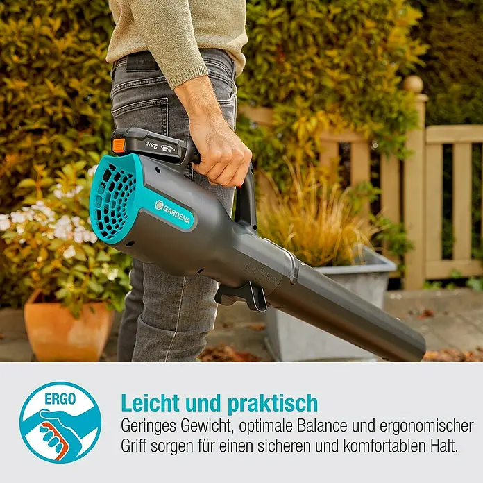 Gardena Power for All 18V Akku-Laubbläser - 18 V, Li-Ionen, 1 Akku, Blasgeschwindigkeit: 100 km/h - Der GARDENA Akku-Bläser ErgoJet 18-Li im Einsatz. Leicht, handlich und mit ergonomischem Griff für komfortables Arbeiten im Garten.