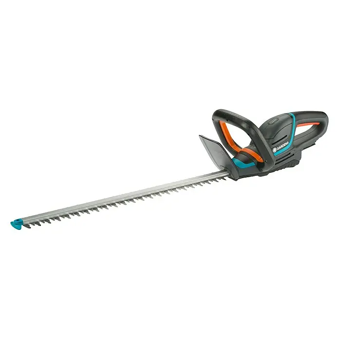 Gardena Power for All 18V Akku-Heckenschere ComfortCut 60 - 18 V, Li-Ionen, Ohne Akku, Schwertlänge: 60 cm - Akkubetriebene Gardena Heckenschere mit langem Schwert und orangefarbenen Griffdetails vor schwarzem Hintergrund.
