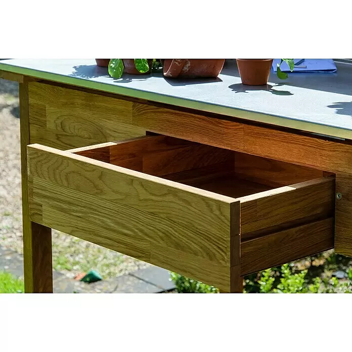 Dobar Pflanztisch Eiche - L x B x H: 117 x 62 x 124 cm - Holztisch mit offener Schublade, der die natürliche Maserung und robuste Bauweise zeigt.