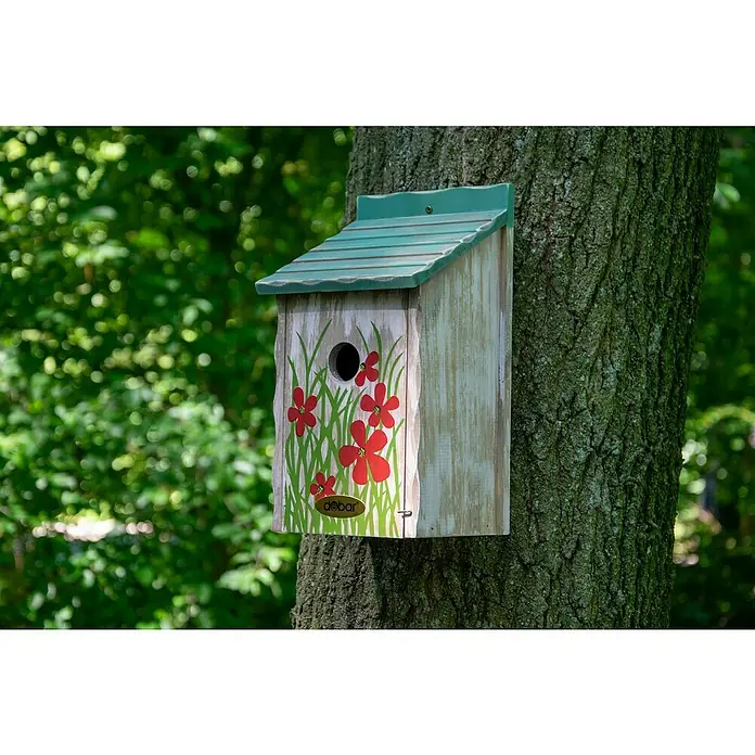 Dobar Nistkasten - 15 x 14,5 x 28 cm, Holz, Blau/Grün - Holzvogelhaus mit Blumenmuster an einem Baum befestigt, das einen sicheren und dekorativen Nistplatz bietet.